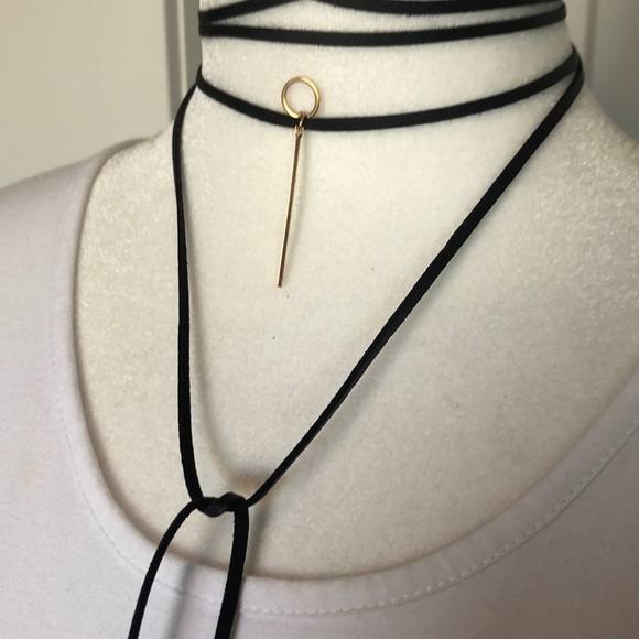 Dynamite Black & Gold Necklace - Picture 2 of 3